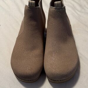 Dansko tan shimmer booties